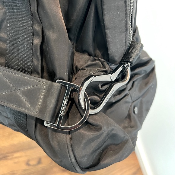 Rare Lululemon workout, yoga or travel bag. - Picture 7 of 13